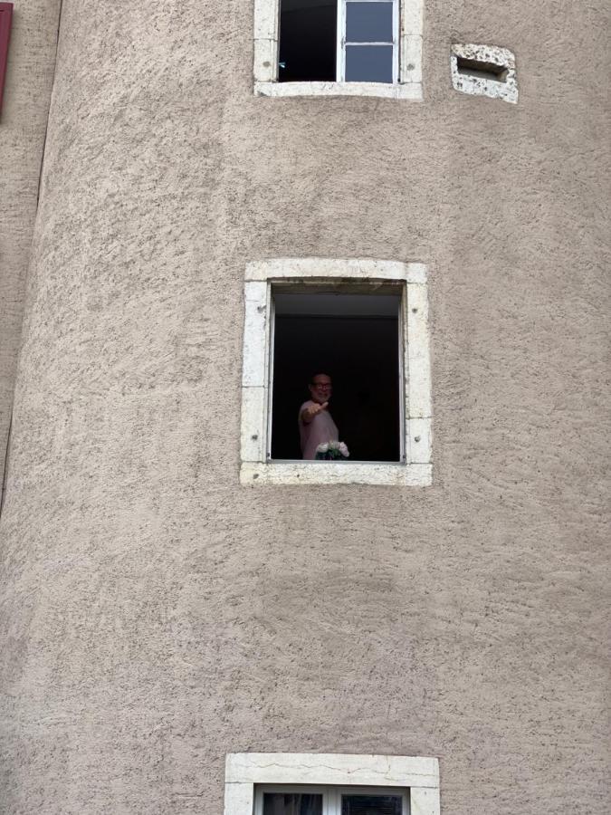 Vivez un conte de fée dans la pièce ronde d'une tour médiévale Porrentruy Exterior foto