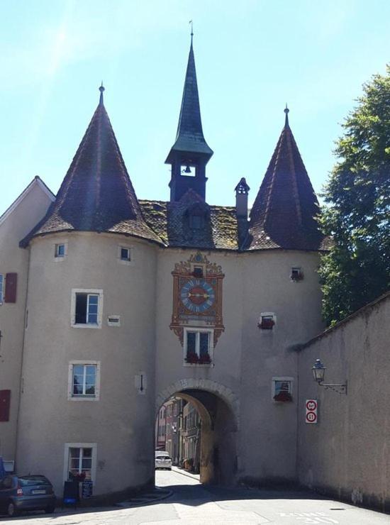 Vivez un conte de fée dans la pièce ronde d'une tour médiévale Porrentruy Exterior foto